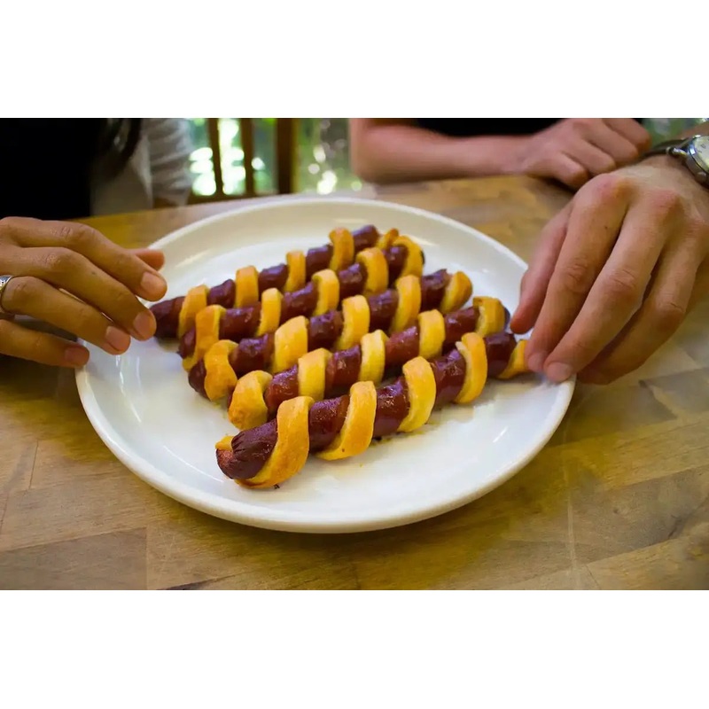 Charcoal Companion Dizzy Dog Spiral Hot Dog Cutter