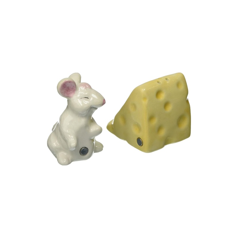 Salt/Pepper Shakers Mouse Hugging Cheese