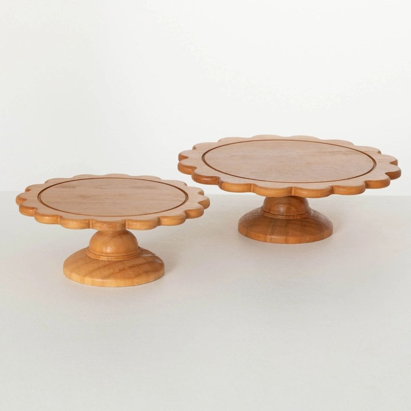 Wooden Scalloped Riser- Large