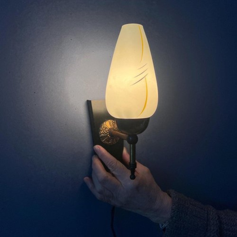 Mid-Century Glass Wall Sconce for sale at Pamono