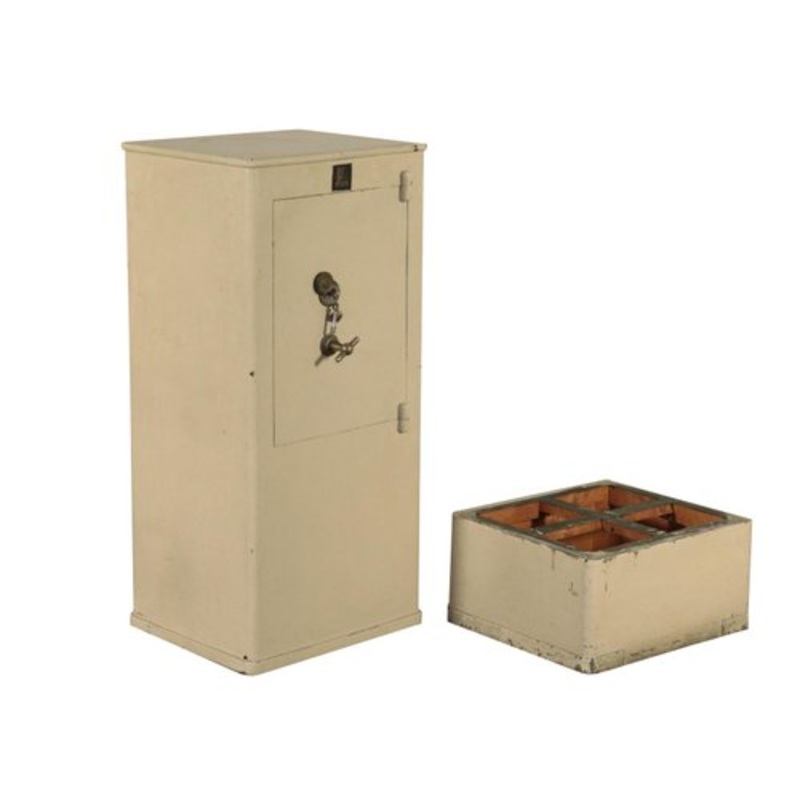 Safe in Iron for sale at Pamono