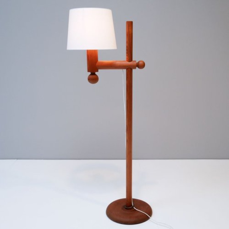 Scandinavian Solid Pine Pinus Floor Lamp by Uno & sten Kristiansson for Luxus, 1970s for sale at Pamono