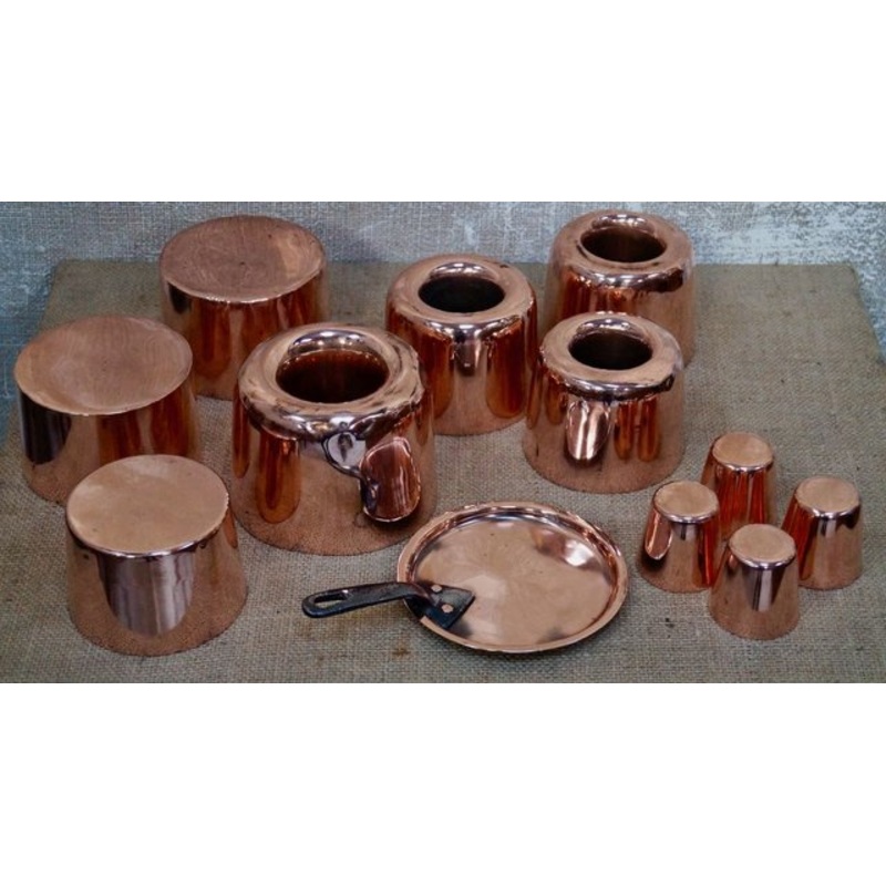 Antique Victorian Copper Jelly Moulds from W.S Jones Br, Downs Street London, Set of 12 for sale at Pamono