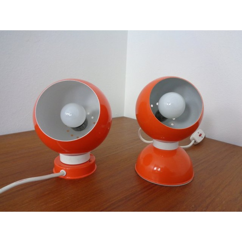 Italian Space Age Metal Internal Magnet Table Lamps by Reggiani, 1960s, Set of 2 for sale at Pamono