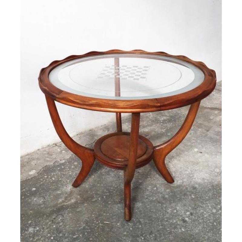 Mid-Century Walnut Low Table with Circular Transparent Glass & Checkerboard Pattern Attributed to Osvaldo Borsani for sale at Pamono