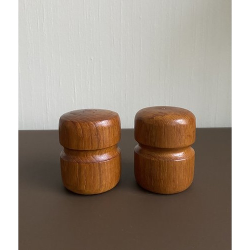 Vintage Scandinavian Salt and Pepper Shakers in Teak, 1960s, Set of 2 for sale at Pamono