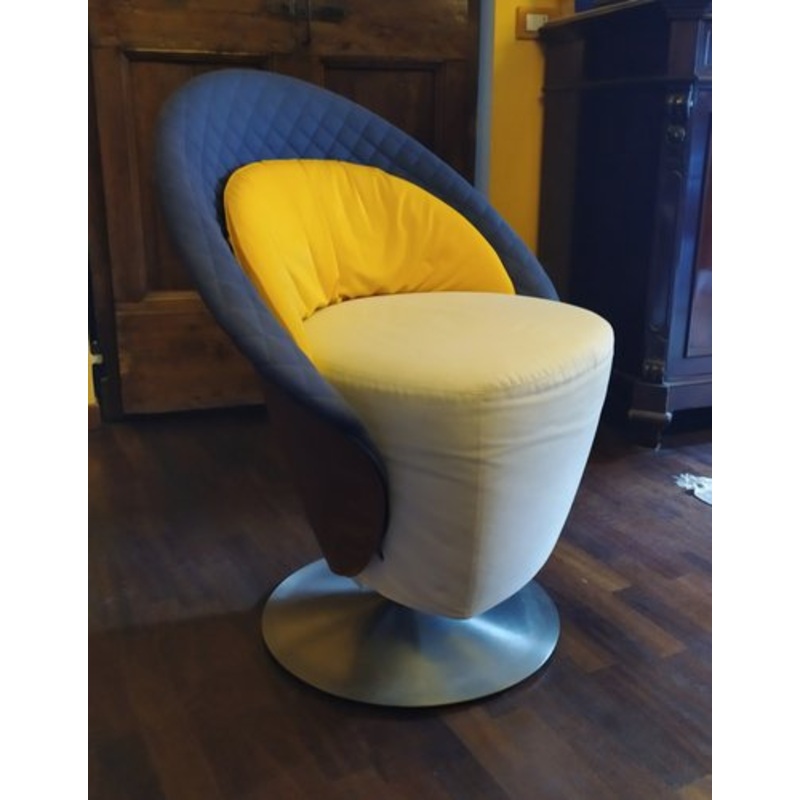 Small Italian Swivel Armchair, 1980s for sale at Pamono