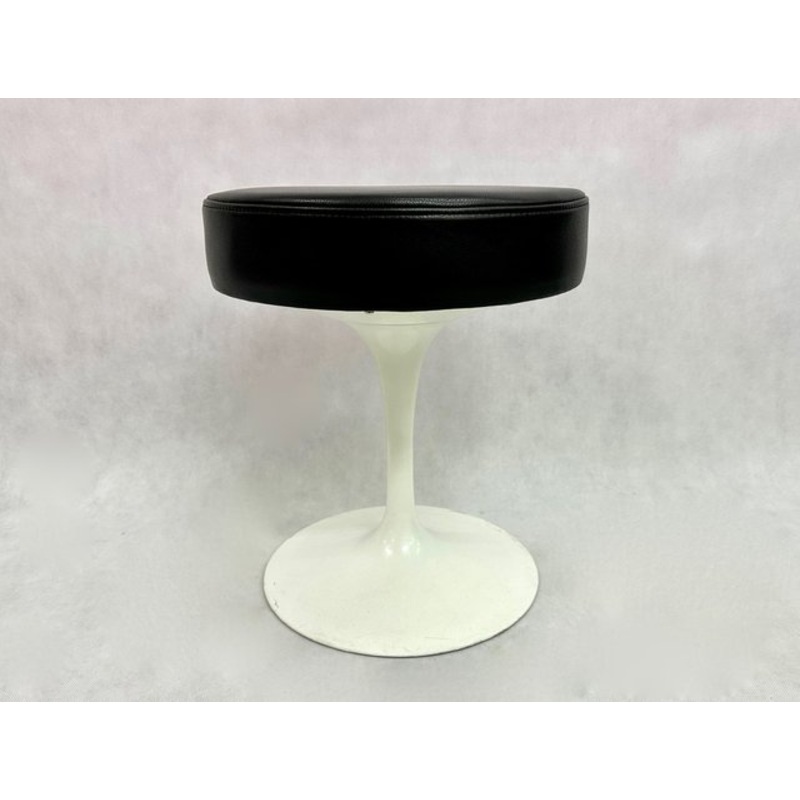 Tulip Leather Stool by Ero Saarinen for Knoll International, 1960s for sale at Pamono