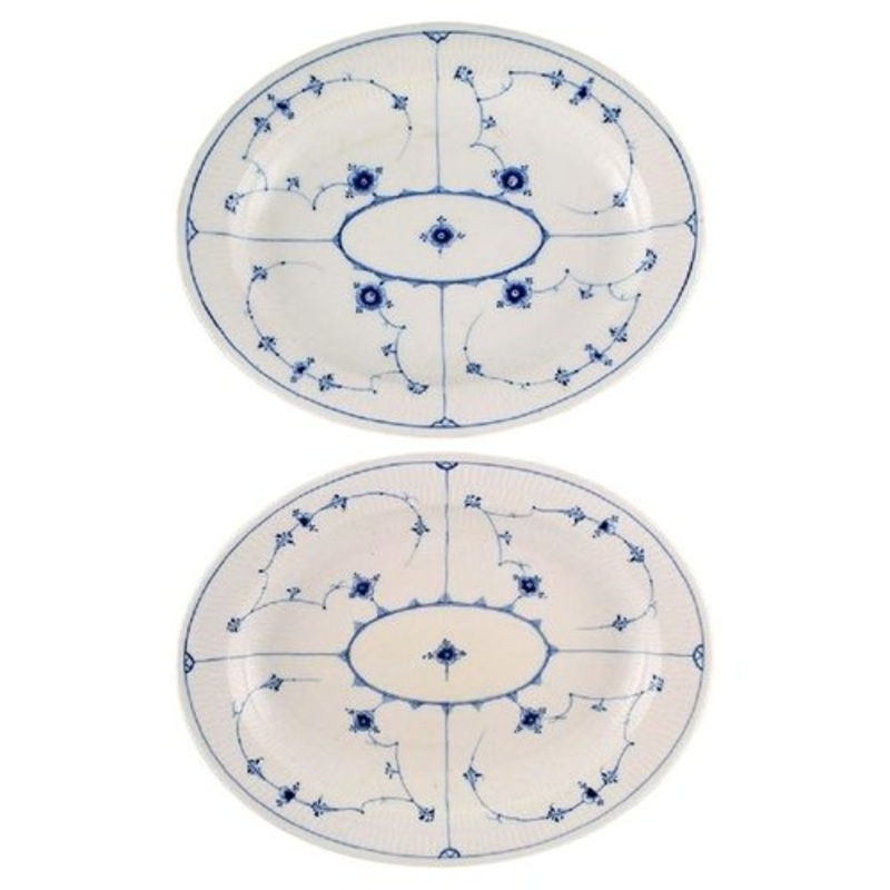 Antique Blue Fluted Serving Dishes from Royal Copenhagen, Early 19th Century, Set of 2 for sale at Pamono-AR-1042496