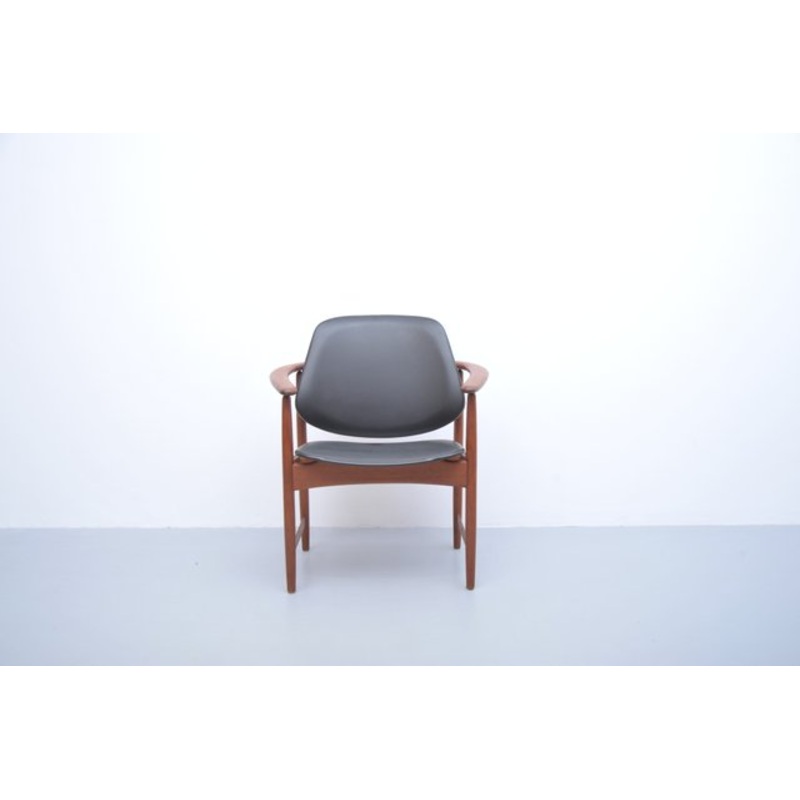 Mid-Century Teak Armchair by Arne Hovmand-Olsen for Jute for sale at Pamono