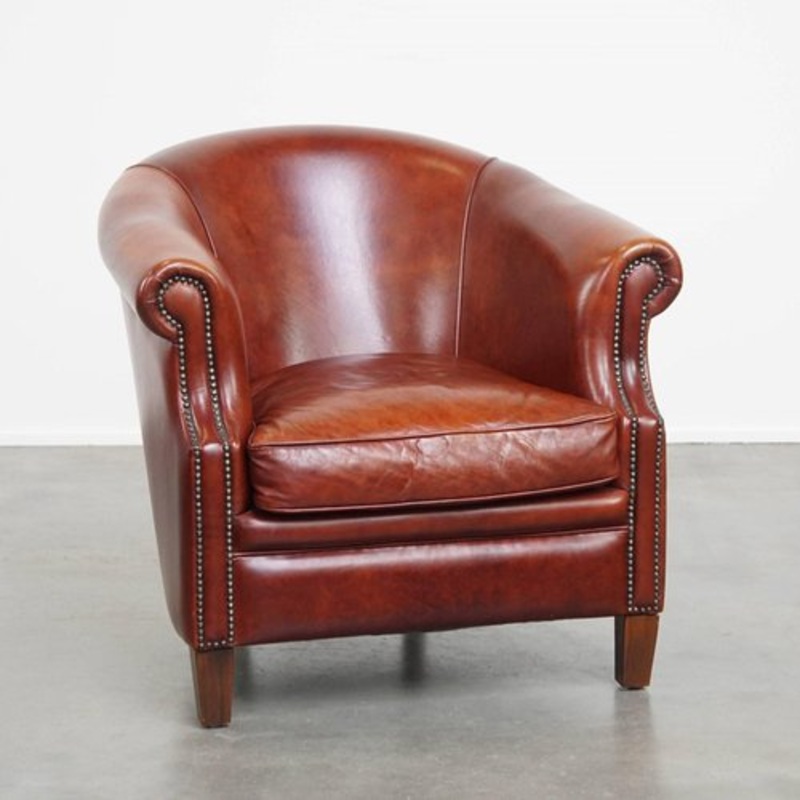 English Style Cognac-Colored Cowhide Leather Club Chair with Decorative Nails for sale at Pamono
