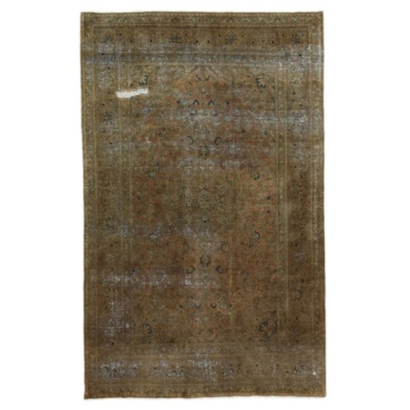 Vintage Hand-Knotted Middle Eastern Rug with Classic Ornaments for sale at Pamono