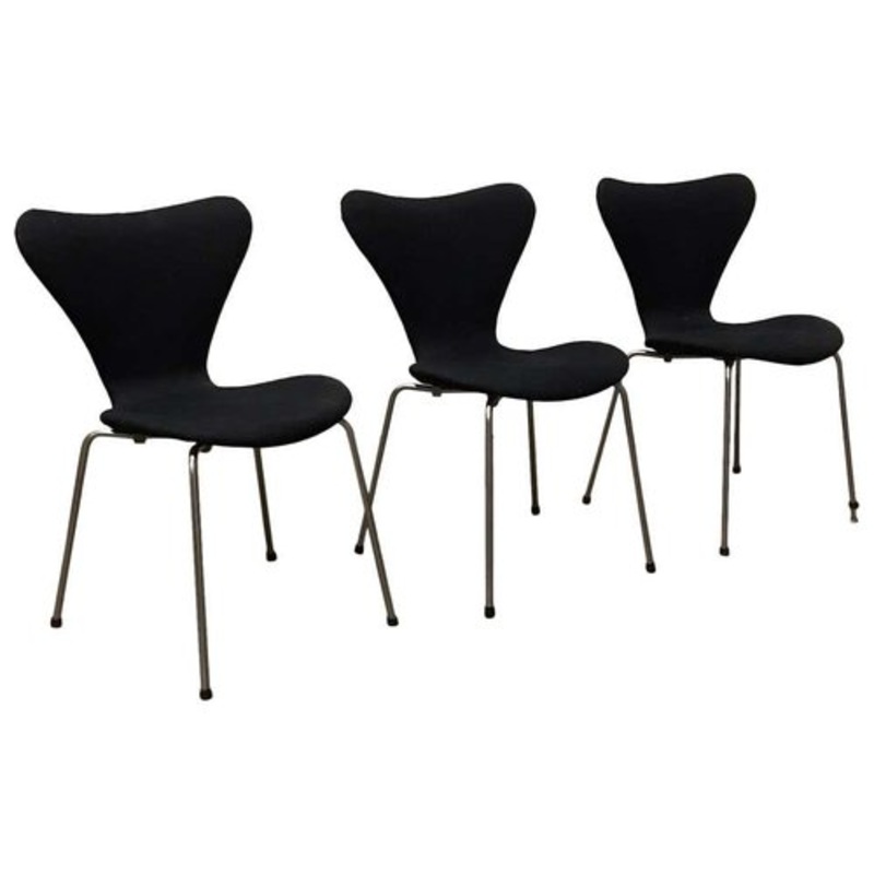 Black Model 3107 Butterfly Dining Chairs by Arne Jacobsen for Fritz Hansen, 1970s, Set of 3 for sale at Pamono