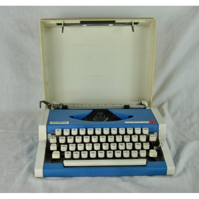 Traveler Typewriter from Olympia, 1970s for sale at Pamono