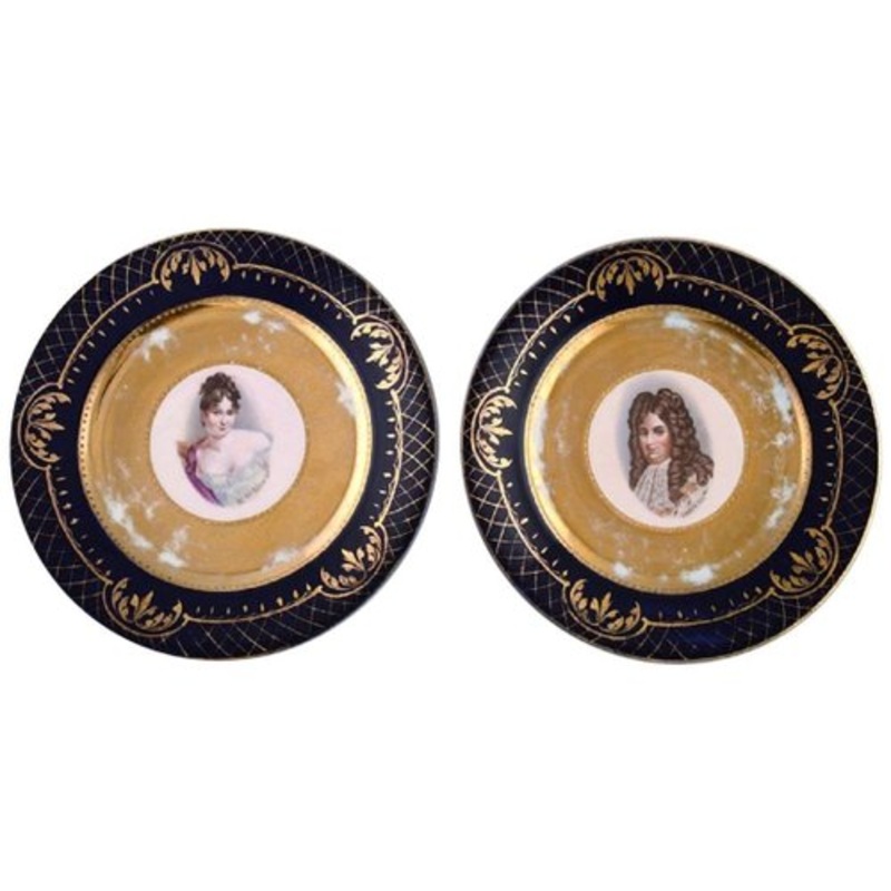Decorative Plates in Hand-Painted Porcelain with Gold Decoration, circa 1900, Set of 2 for sale at Pamono