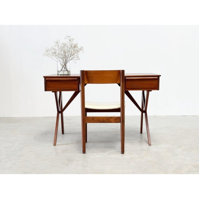 Italian Freestanding Desk, 1970s for sale at Pamono