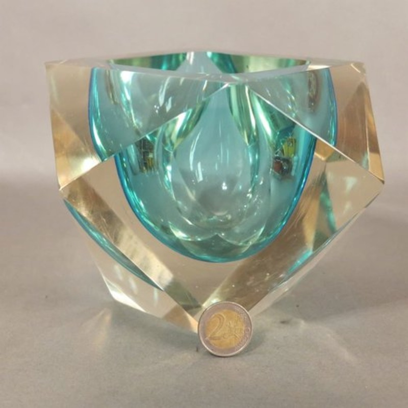 Large Faceted Murano Glass Sommerso Bowl by Flavio Poli, 1950s for sale at Pamono