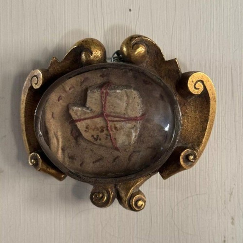 18th Century Louis XV Bronze Reliquary with Seal for sale at Pamono