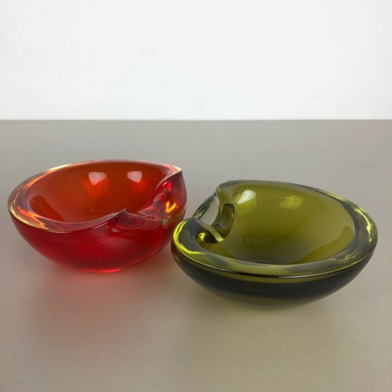 Mid-Century Red and Green Murano Sommerso Glass Shell Bowls from Cenedese Vetri, Set of 2 for sale at Pamono