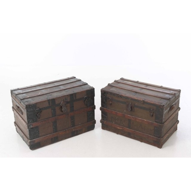Vintage American Trunks, Set of 2 for sale at Pamono