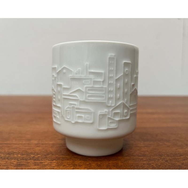 Vintage German Porcelain Mug Vase with Architecture Designs by Hans Achtziger for Hutschenreuther for sale at Pamono
