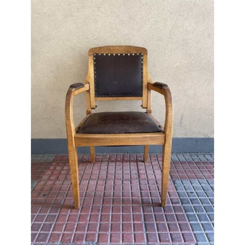 Vintage Walnut Barber’s Chair, 1940s for sale at Pamono