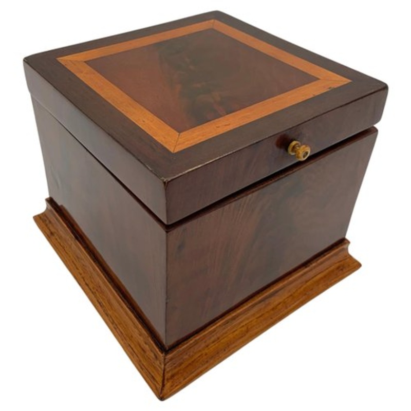 Cubic Biedermeier Box, Mahogany and Maple, Austria, circa 1840 for sale at Pamono