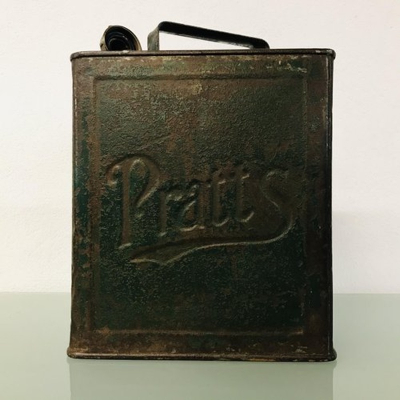 Oil Can for sale at Pamono