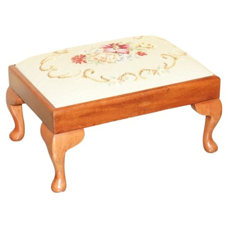 Small Antique Victorian Walnut Cabriole Legged Footstool, 1880 for sale at Pamono