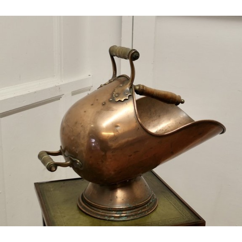 Victorian Copper Helmet Coal Scuttle, 1890s for sale at Pamono