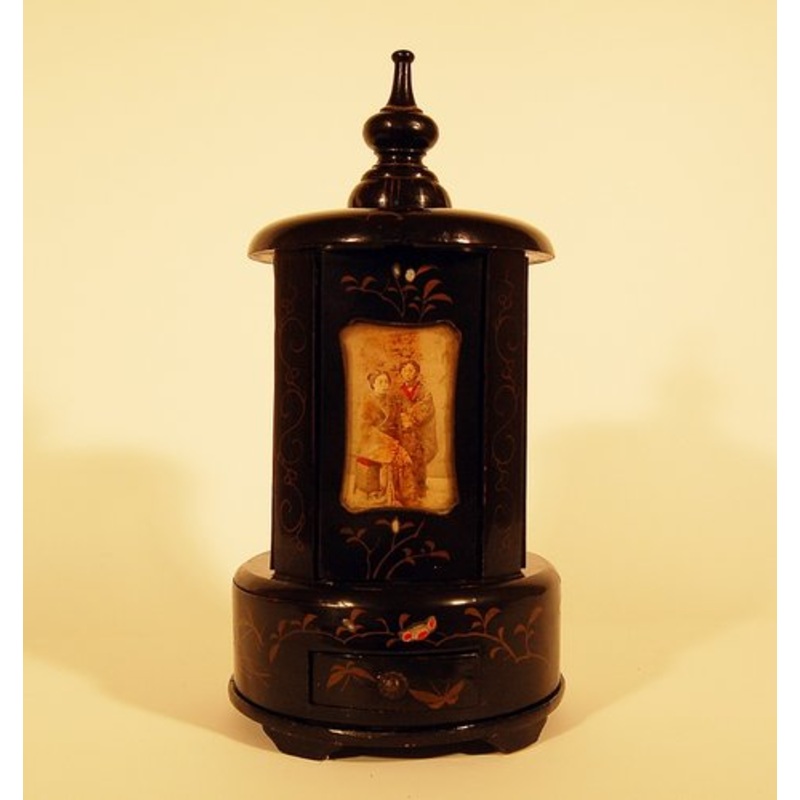 19th Century Japanese Lacquered Cigar Cellar for sale at Pamono