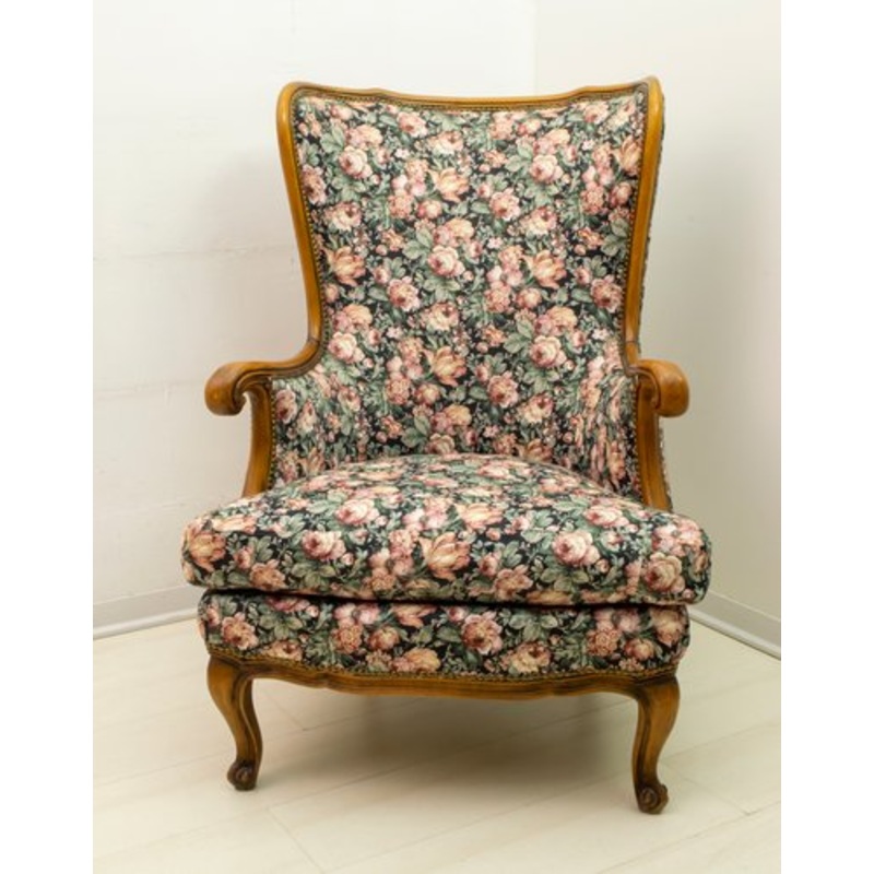 Mid-Century Modern Walnut Lounge Chair, 1960s for sale at Pamono