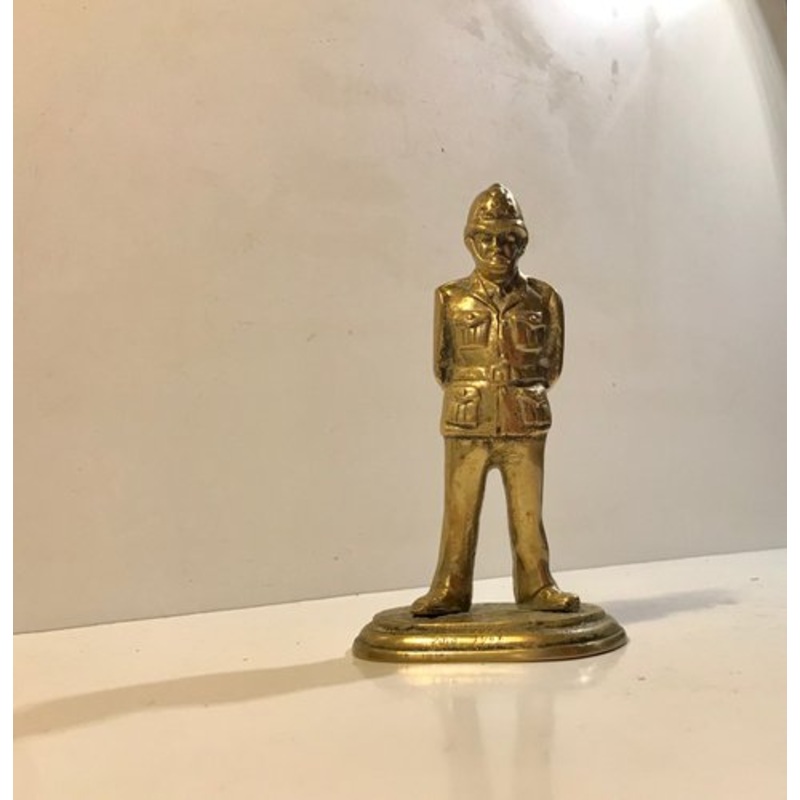 Bronze Sculpture of British Police Officer, 2nd, 1946 for sale at Pamono