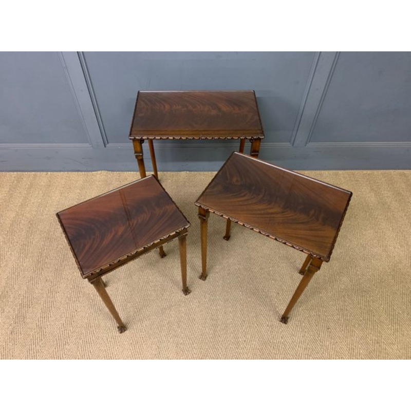 Nesting Tables in Flame Mahogany, 1930, Set of 3 for sale at Pamono