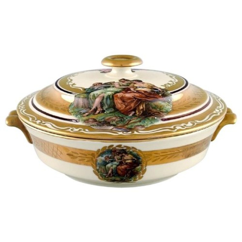 Porcelain Lidded Tureen with Romantic Scenes from Royal Copenhagen for sale at Pamono