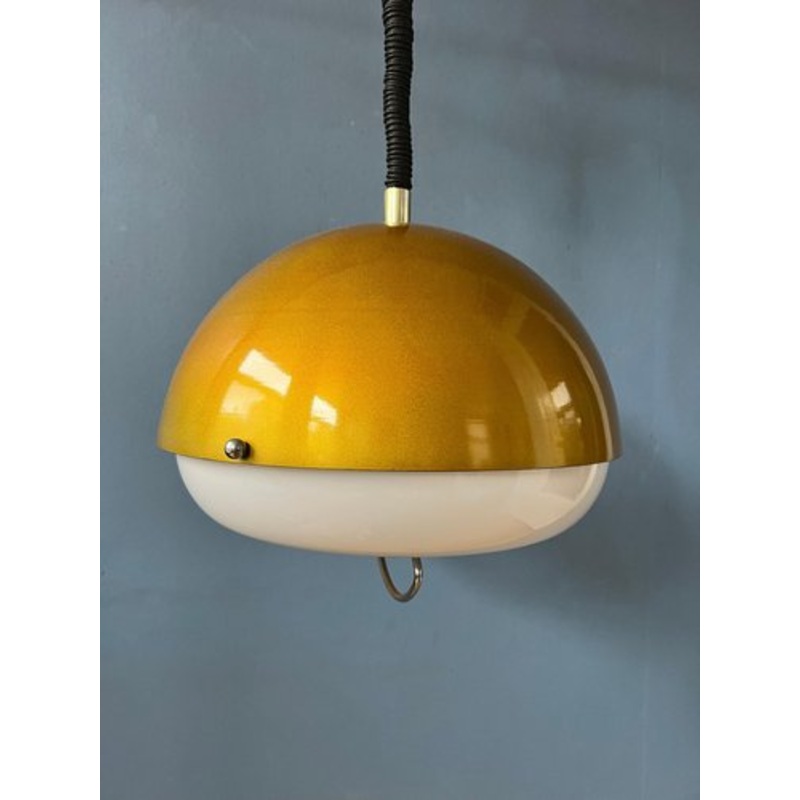 Mid-Century Gold Sparkle Pendant Lamp, 1970s for sale at Pamono
