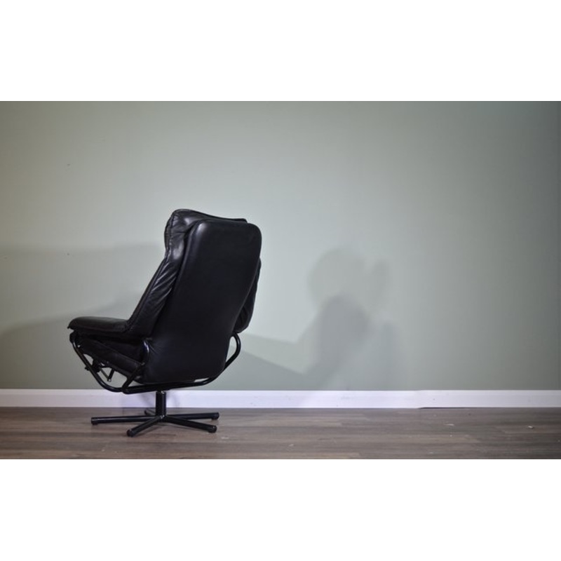 Norwegian Leather Swivel Chair from Skoghaug, 1960s for sale at Pamono