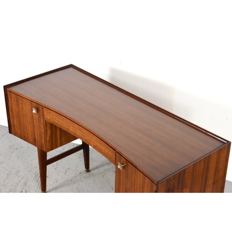 Oak Desk from Meredew, 1960s for sale at Pamono-XAK-2159657