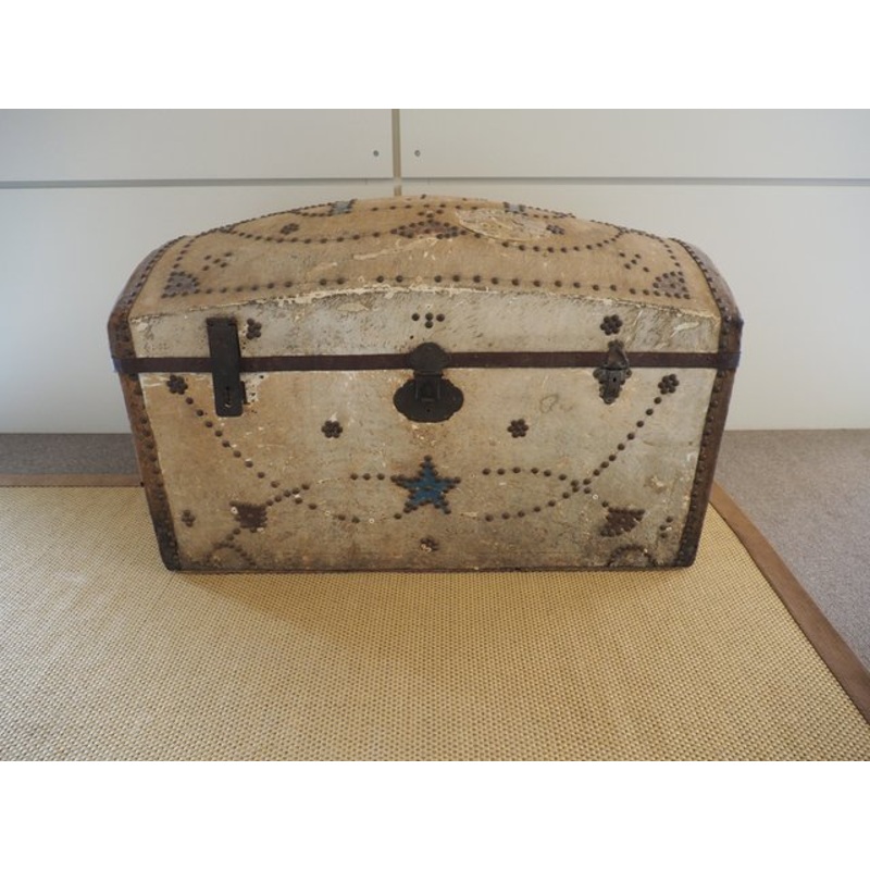 Black Trunk in Cavallino by Sconosciuto for sale at Pamono