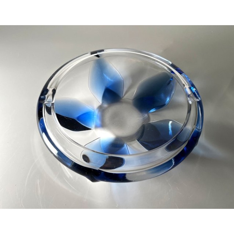 Crystal Ashtray by Lalique, France for sale at Pamono