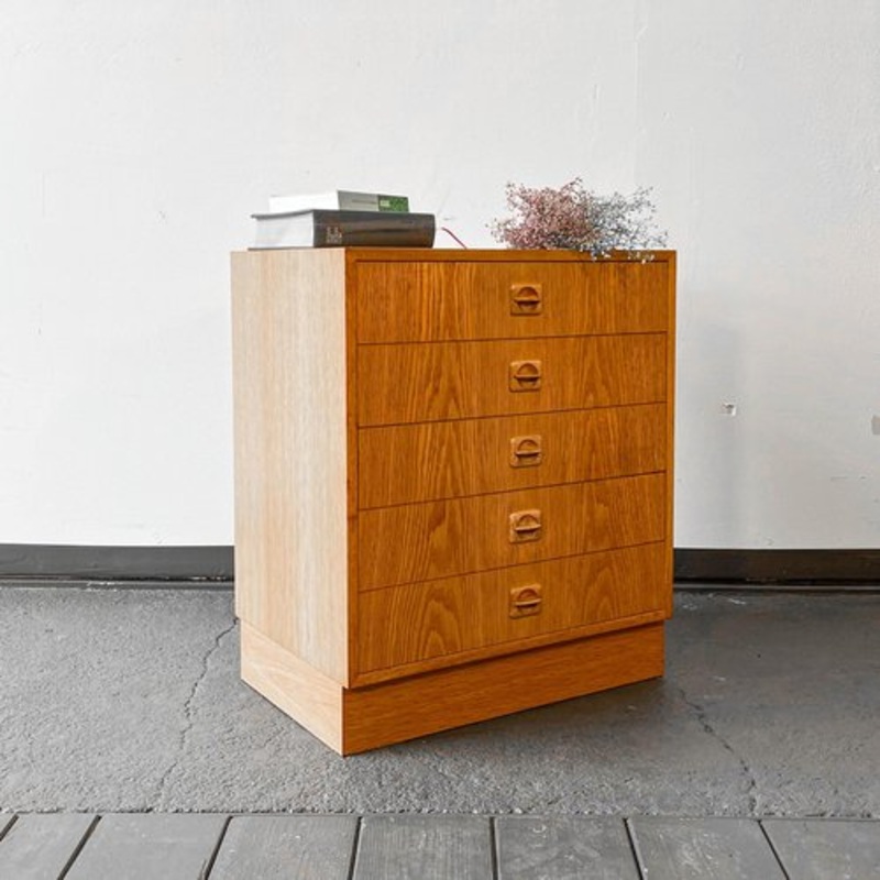 Danish Oak Chest of Drawers for sale at Pamono