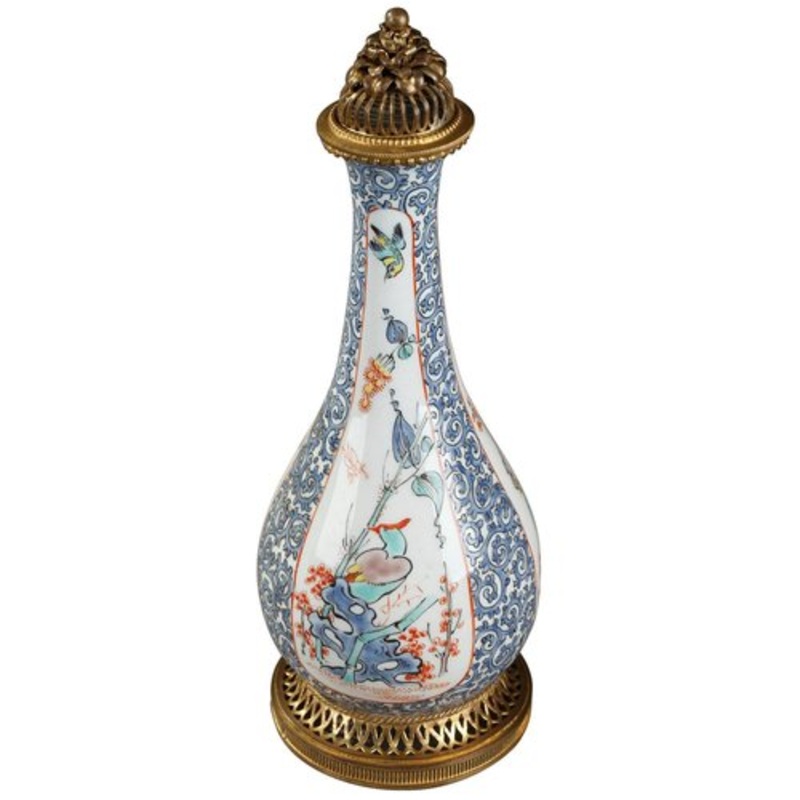 Late 19th-Century Porcelain Perfume Bottle from Samson, Paris for sale at Pamono