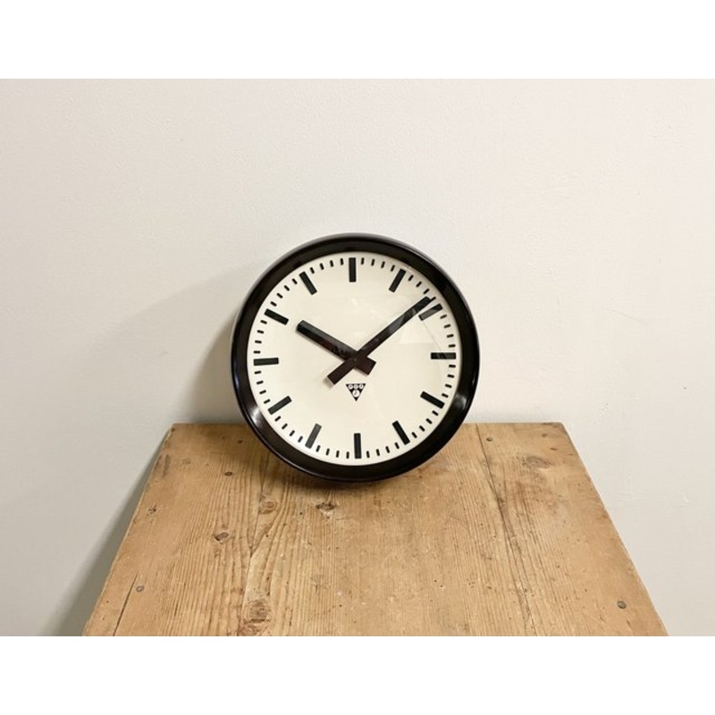 Industrial Bakelite Factory Wall Clock from Pragotron, 1960s for sale at Pamono