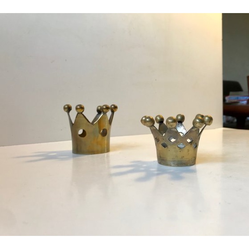 Vintage Crown Shaped Candle Holders in Brass, 1960s, Set of 2 for sale at Pamono