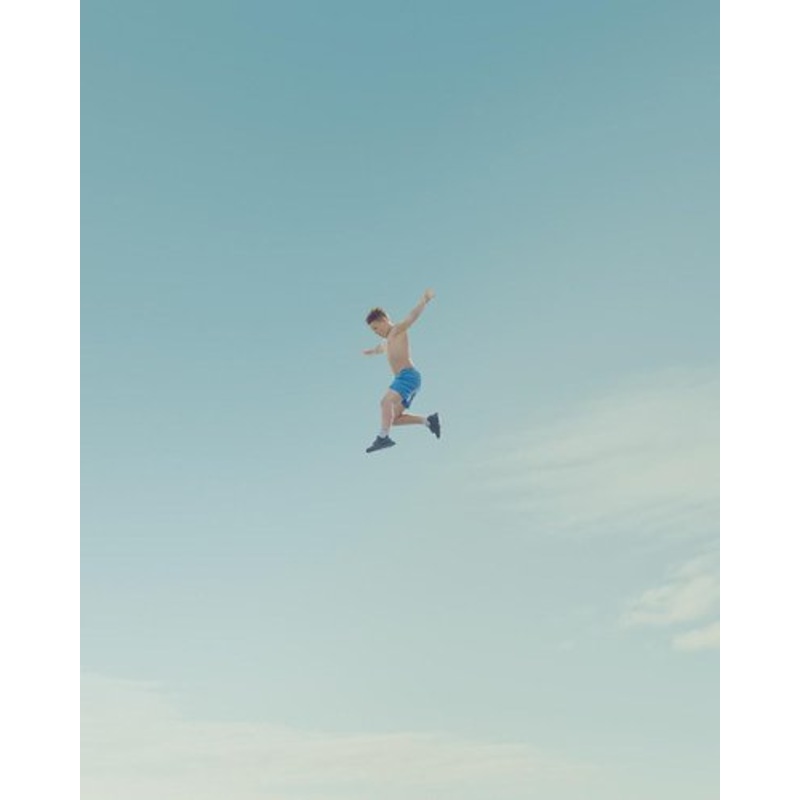 Andy Lo P, Into the Sky 2, 2022, Photograph for sale at Pamono