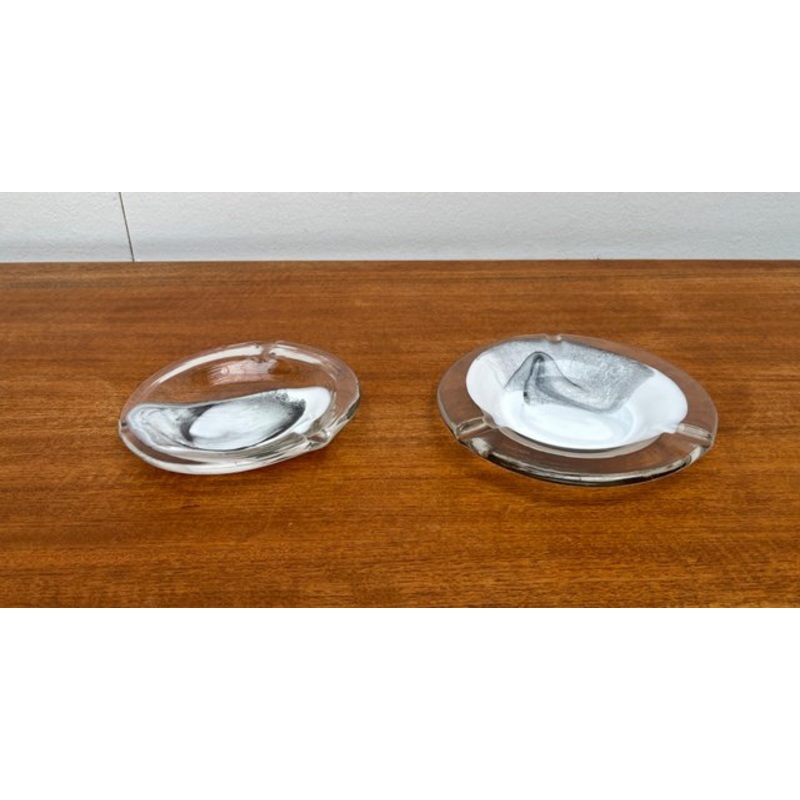 Postmodern Art Glass Ashtrays by Hans Jrgen Richartz for Richartz Art Collection, 1980s, Set of 2 for sale at Pamono