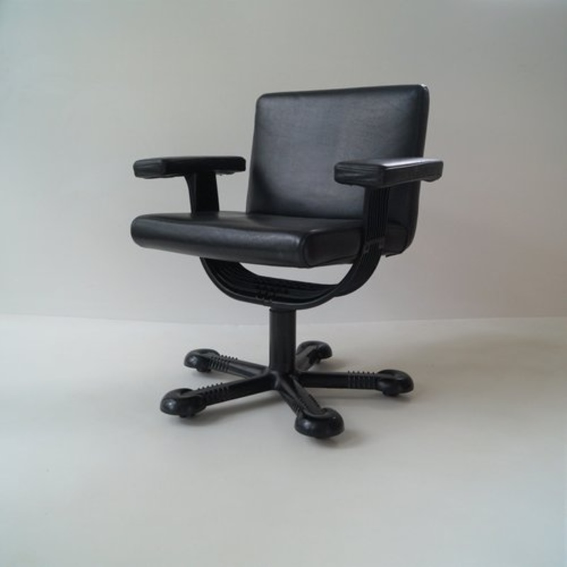 Postmodern Swivel Desk Chair by Tobia & Afra Scarpa for Molteni, 1970s for sale at Pamono