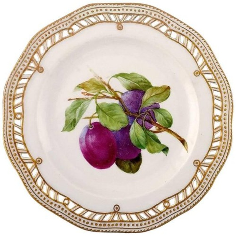 Royal Copenhagen Flora Danica Pierced Dinner Plate with Fruit Motif Plum for sale at Pamono