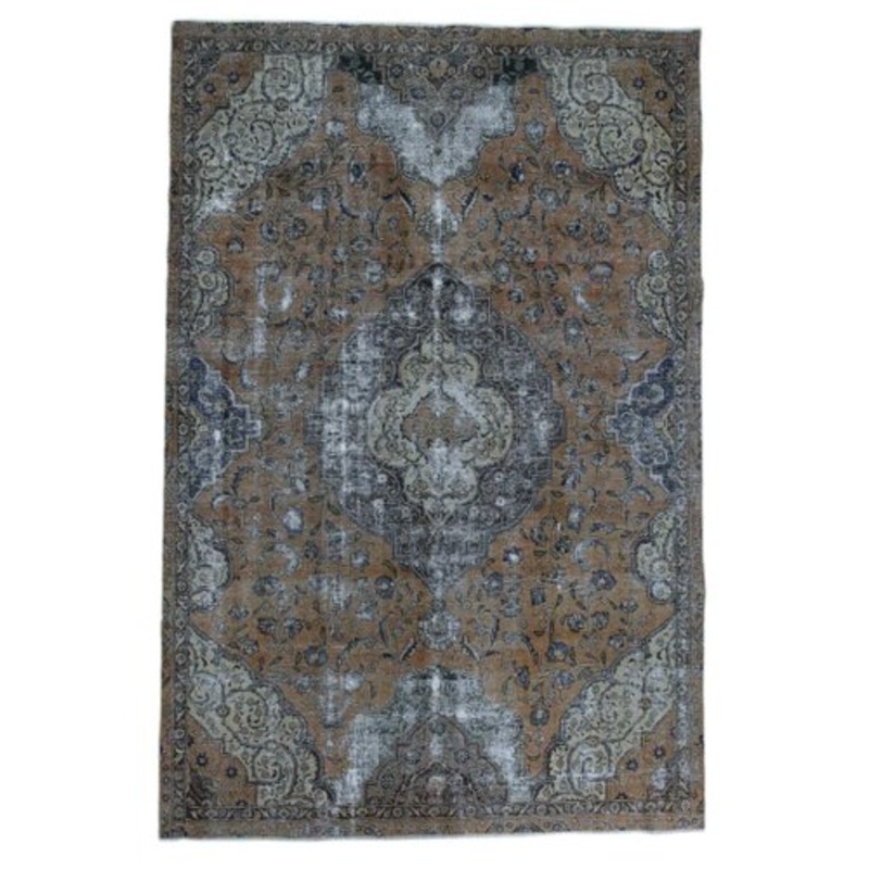 Vintage Middle Eastern Hand-Knotted Rug for sale at Pamono-SZS-2143205