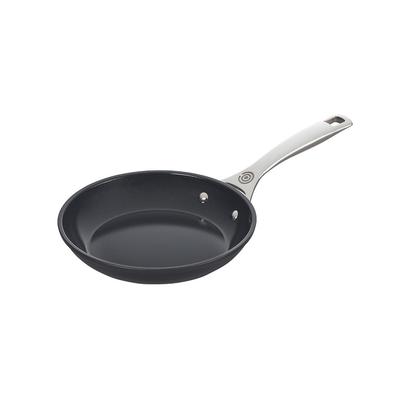 Le Creuset Essential Nonstick Ceramic 8″ Fry Pan